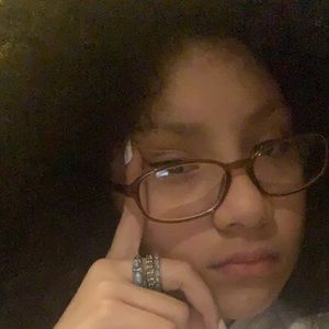 Meet your Posher, Ketsia